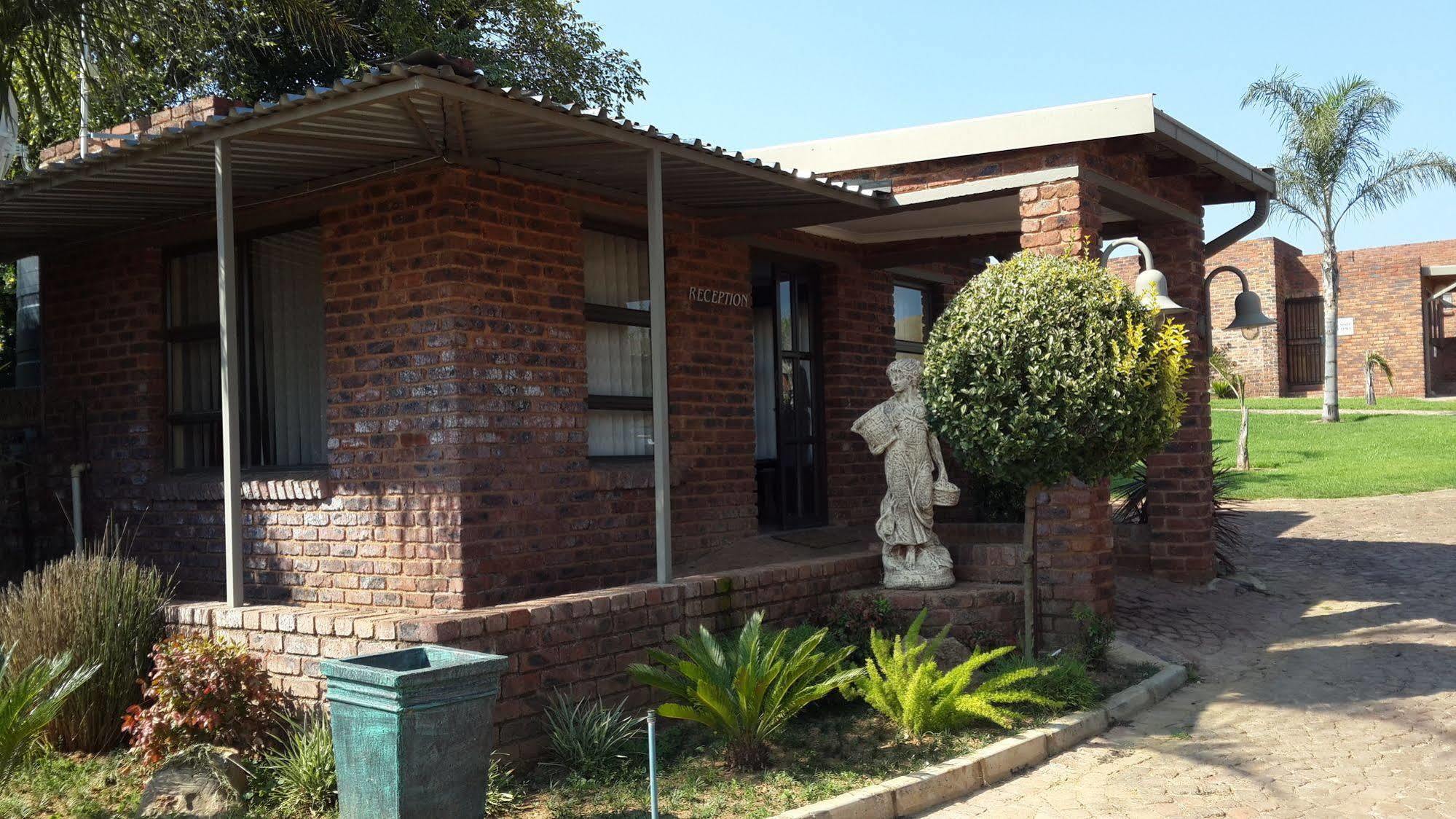 Crystal Rose Lodge Johannesburg Bagian luar foto