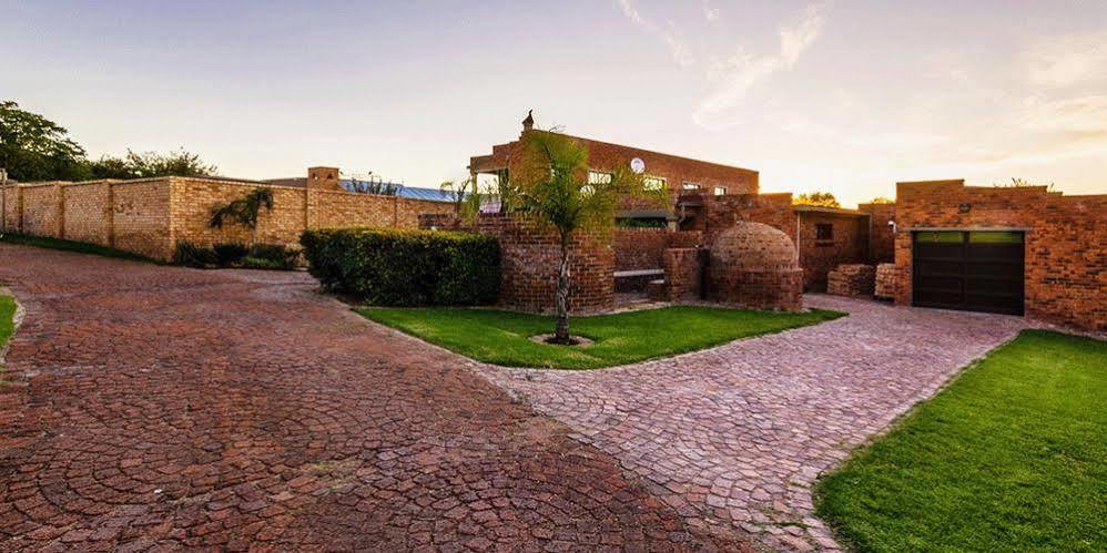 Crystal Rose Lodge Johannesburg Bagian luar foto