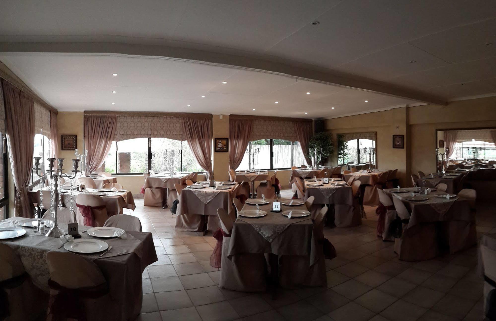 Crystal Rose Lodge Johannesburg Bagian luar foto