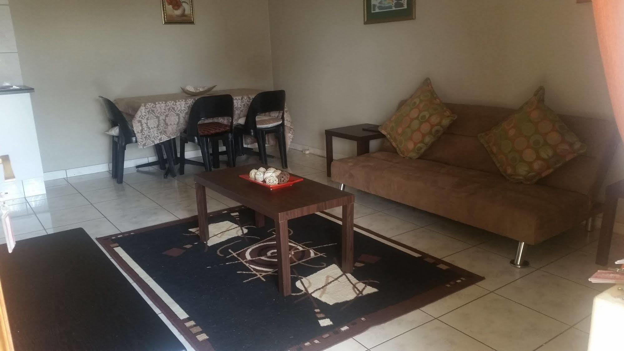 Crystal Rose Lodge Johannesburg Bagian luar foto