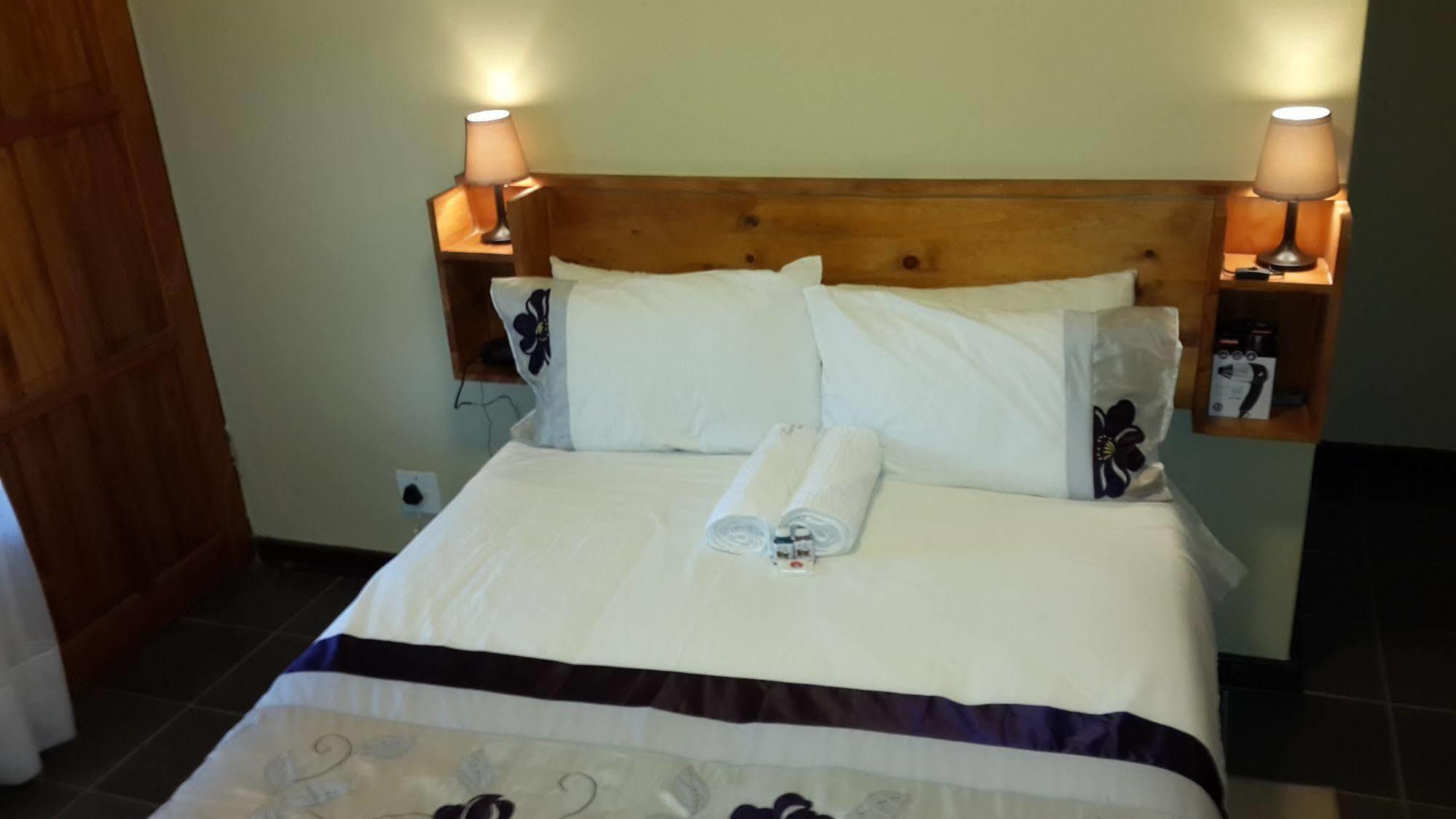 Crystal Rose Lodge Johannesburg Bagian luar foto